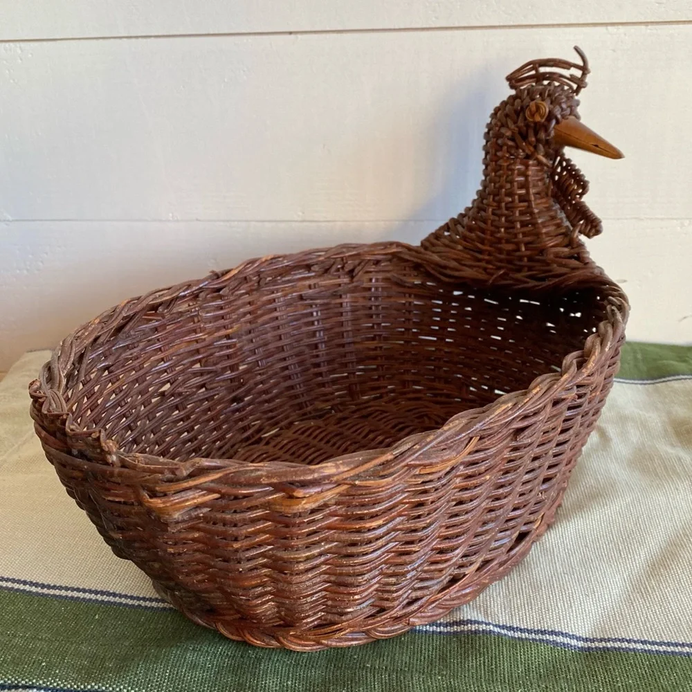 Vintage Wicker Chicken Basket‎
